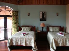 10 Bedroom Guesthouse - Montego Bay Cinnamon Hill Exterior foto